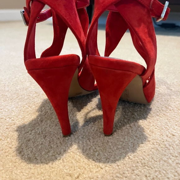 Vince Camuto red heels - Picture 3 of 3